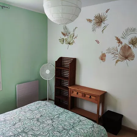 Le Jardin Des Rocailles - 4 Climatisee Avec Piscine A Deux Pas D'avignon