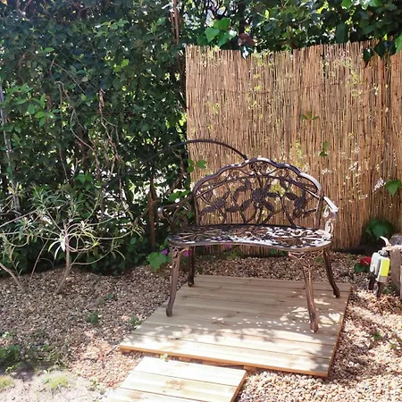 Le Jardin Des Rocailles - 4 Climatisee Avec Piscine A Deux Pas D'avignon Villa