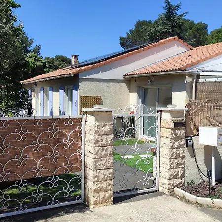 Villa Le Jardin Des Rocailles - 4 Climatisee Avec Piscine A Deux Pas D'avignon