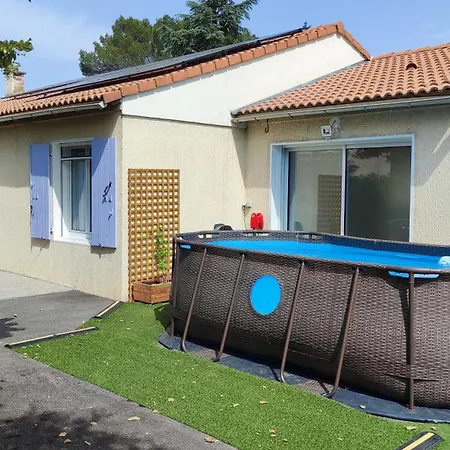 Le Jardin Des Rocailles - 4 Climatisee Avec Piscine A Deux Pas D'avignon