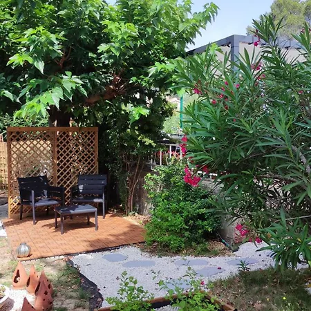 Villa Le Jardin Des Rocailles - 4 Climatisee Avec Piscine A Deux Pas D'avignon