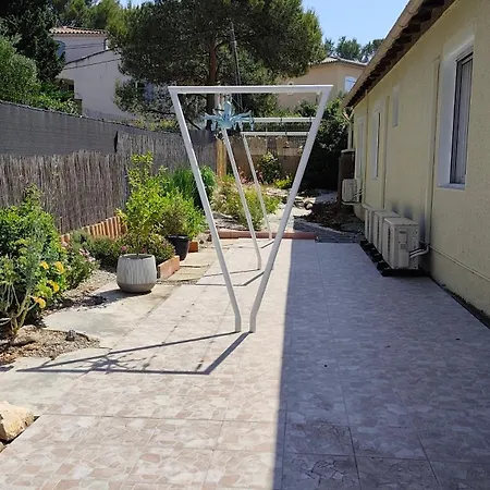 Familiale Avec Piscine Et Climatisation En Provence * فينوف ليز أفيجْنْ